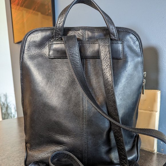 Danier Leather Backpack - Picture 3 of 12